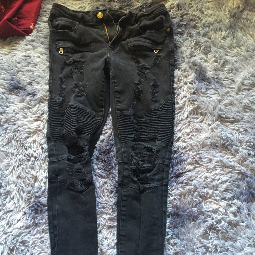 Men’s ripped jeans